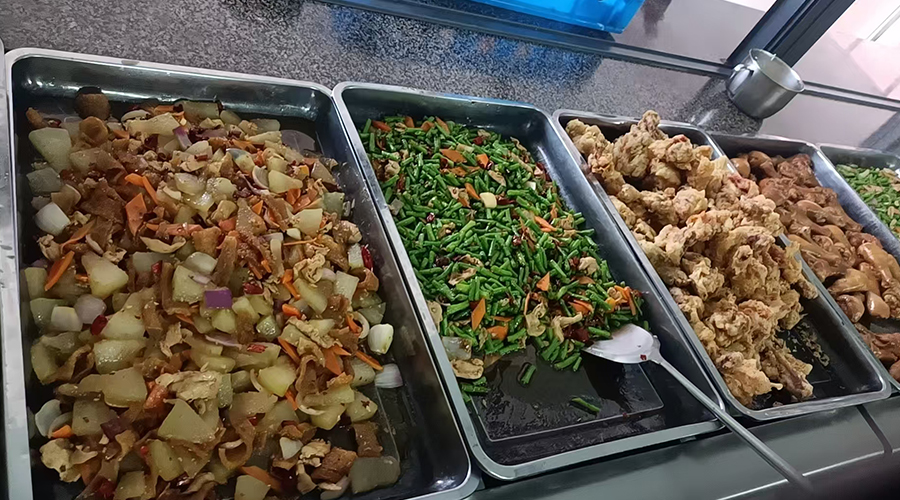 盛夏的來臨，金環(huán)電器關懷工人飲食